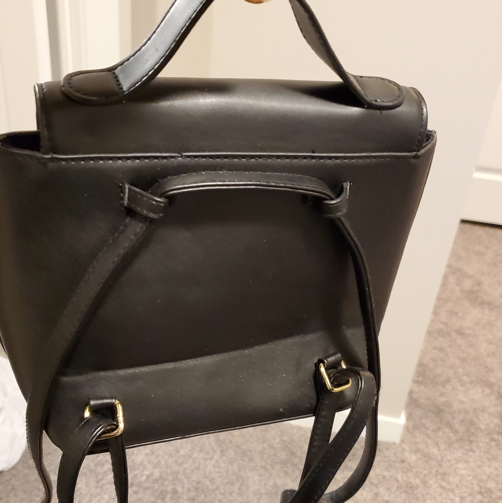 Backpack - Picture 2 of 2